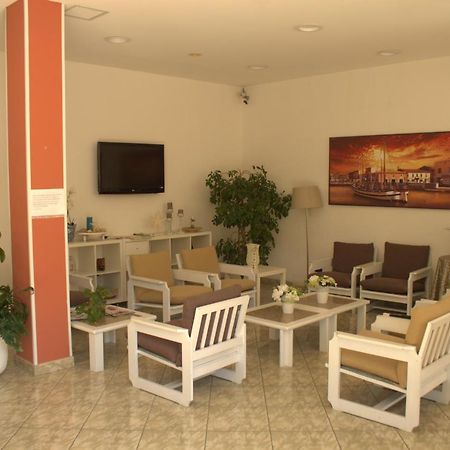 צ'סנטיקו Little Hotel מראה חיצוני תמונה