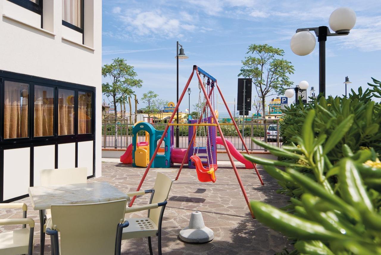 צ'סנטיקו Little Hotel מראה חיצוני תמונה