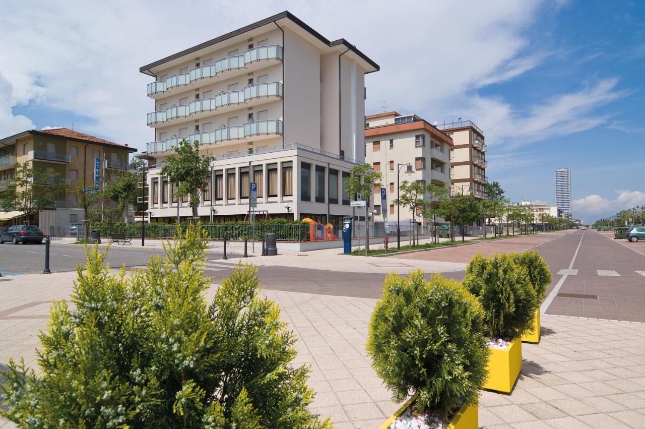 צ'סנטיקו Little Hotel מראה חיצוני תמונה