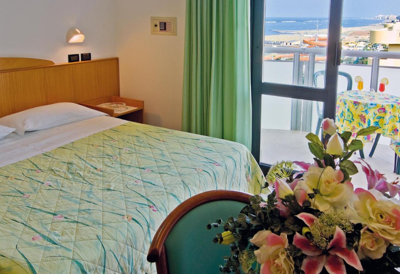 צ'סנטיקו Little Hotel מראה חיצוני תמונה