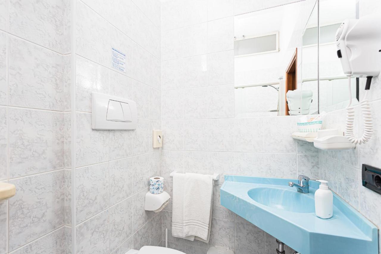 צ'סנטיקו Little Hotel מראה חיצוני תמונה