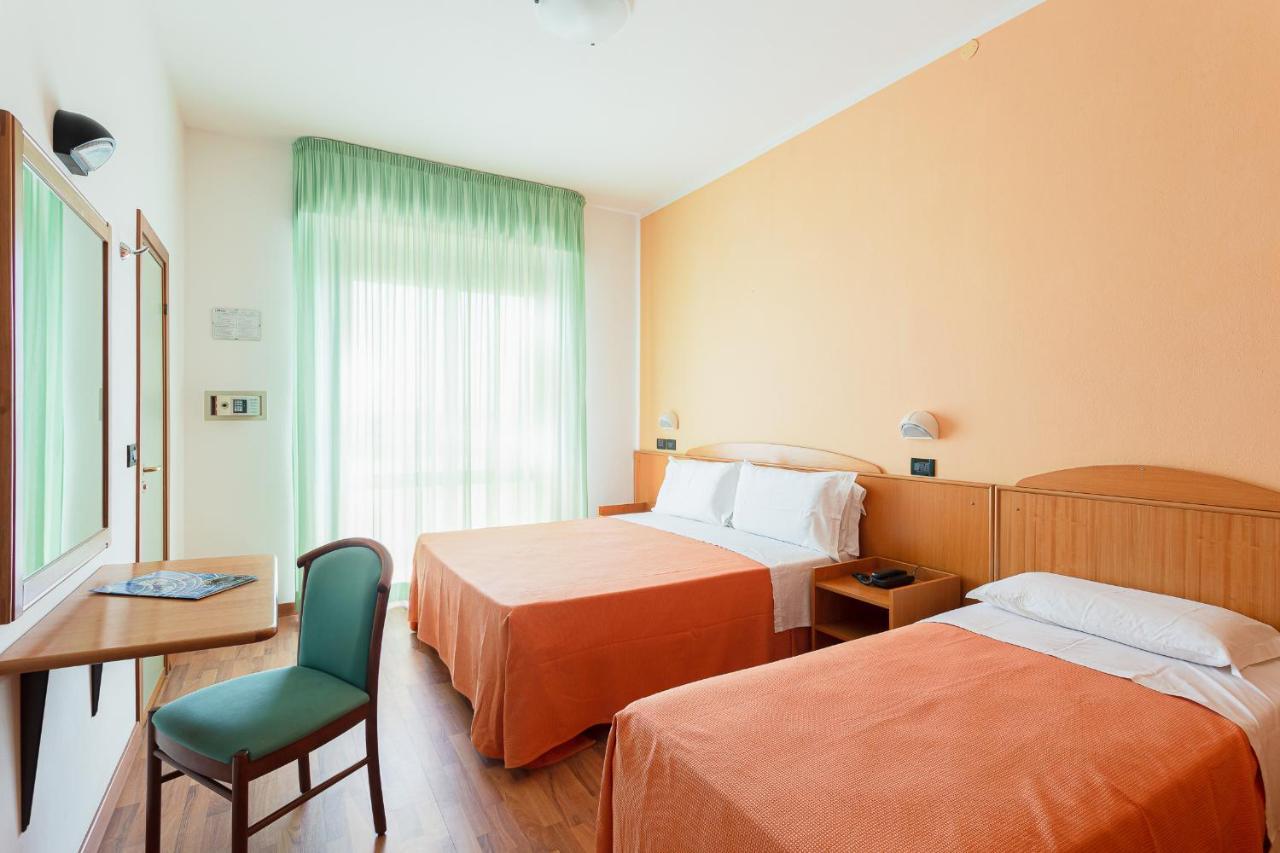 צ'סנטיקו Little Hotel מראה חיצוני תמונה