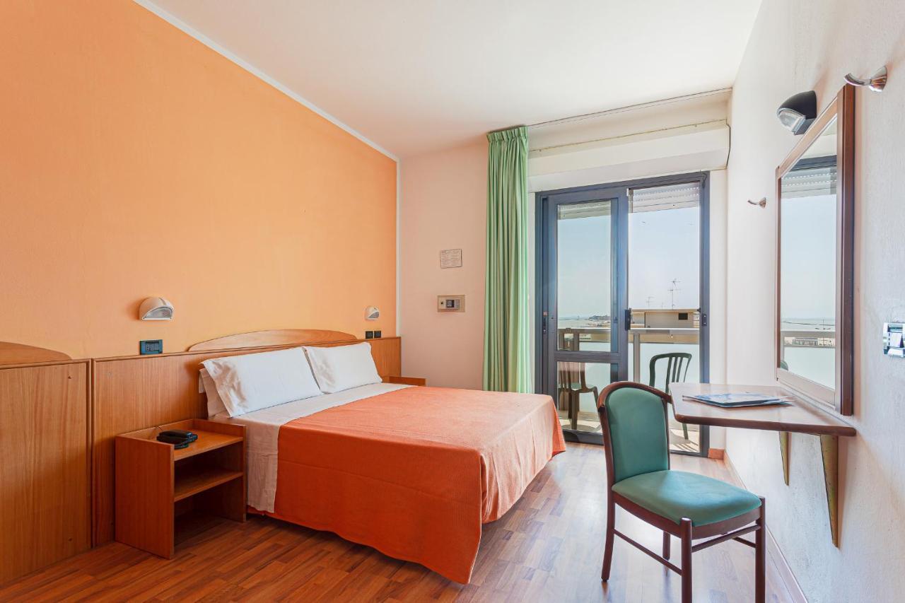 צ'סנטיקו Little Hotel מראה חיצוני תמונה