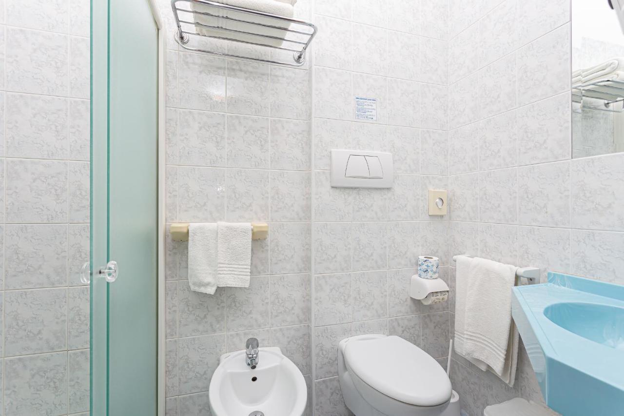 צ'סנטיקו Little Hotel מראה חיצוני תמונה