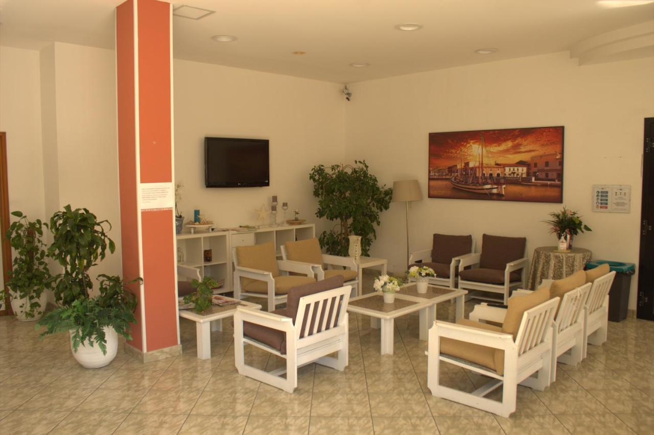 צ'סנטיקו Little Hotel מראה חיצוני תמונה