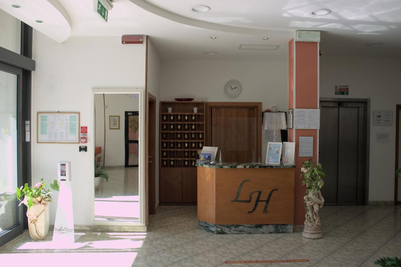 צ'סנטיקו Little Hotel מראה חיצוני תמונה